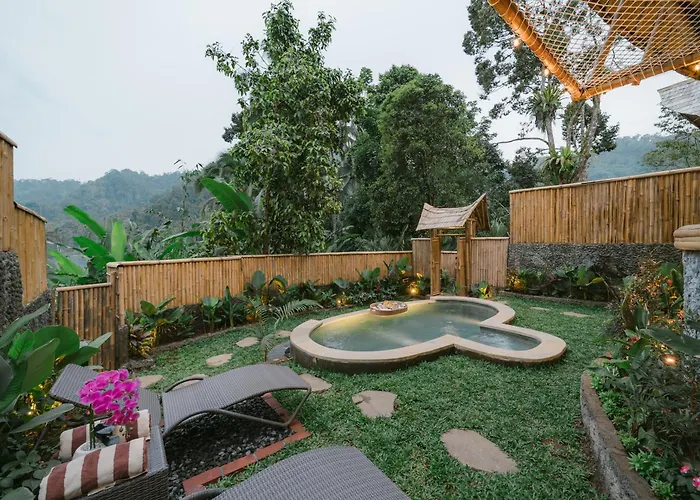 Villa Sunrise Hill Bamboo House-private Jungle *
