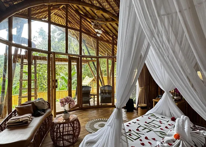Sunrise Hill Bamboo House-private Jungle