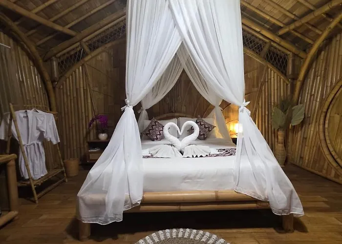 Villa Sunrise Hill Bamboo House-private Jungle