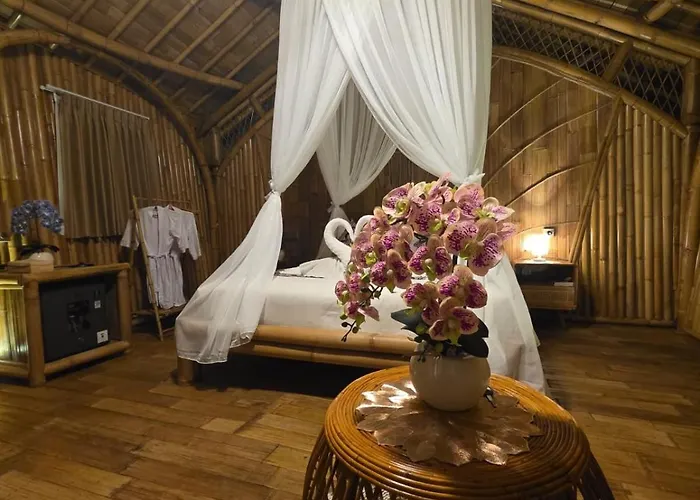 Sunrise Hill Bamboo House-private Jungle Villa Sidemen (Bali)