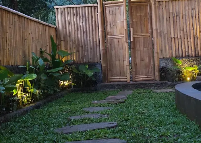 Villa Sunrise Hill Bamboo House-private Jungle *